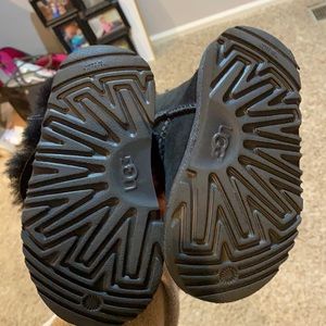 Toddler girl Ugg’s